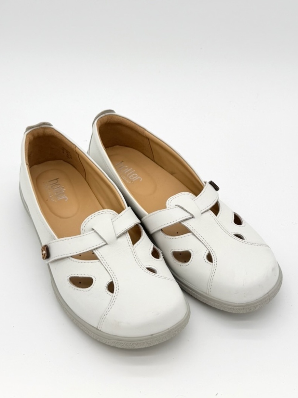 HOTTER Nirvana Womens Comfort Shoes Size 10 White Leather Cutout Mary Jane Flat